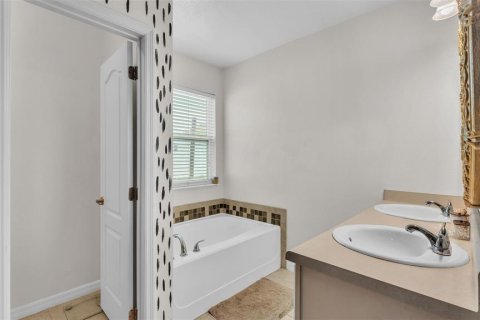 Casa en venta en Auburndale, Florida, 4 dormitorios, 167.41 m2 № 1569603 - foto 6