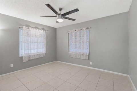 House in Port Charlotte, Florida 3 bedrooms, 180.04 sq.m. № 2101805 - photo 24