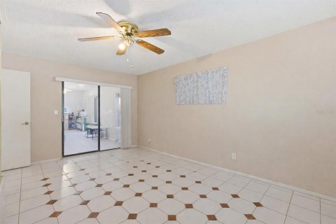 House in Port Charlotte, Florida 3 bedrooms, 180.04 sq.m. № 2101805 - photo 21