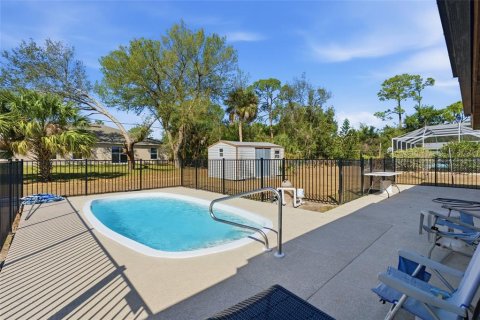 House in Port Charlotte, Florida 3 bedrooms, 180.04 sq.m. № 2101805 - photo 2