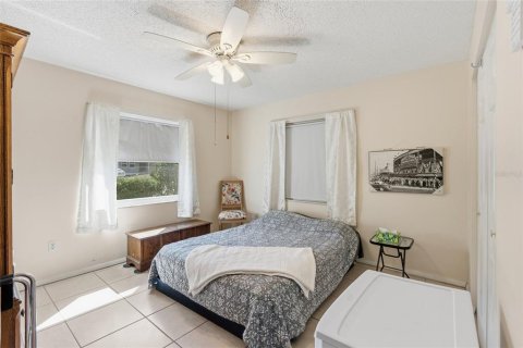 House in Port Charlotte, Florida 3 bedrooms, 180.04 sq.m. № 2101805 - photo 28