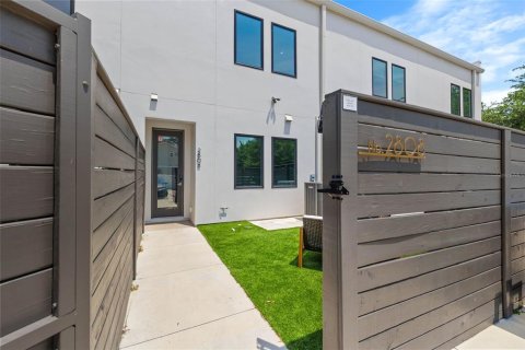 Townhouse in Tampa, Florida 3 bedrooms, 114.46 sq.m. № 1551652 - photo 7