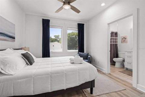 Townhouse in Tampa, Florida 3 bedrooms, 114.46 sq.m. № 1551652 - photo 26