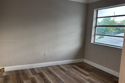 Copropriété à louer à North Miami Beach, Floride: 2 chambres, 82.78 m2 № 1931728 - photo 2