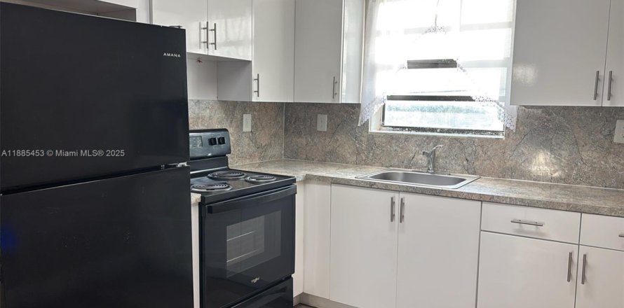 Condo à North Miami Beach, Floride, 2 chambres  № 1931728