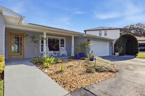 House in Tampa, Florida 3 bedrooms, 249.35 sq.m. № 2345611 - photo 3