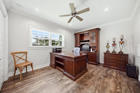 House in Tampa, Florida 3 bedrooms, 249.35 sq.m. № 2345611 - photo 22