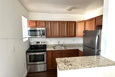 Снять в аренду квартиру в Майами, Флорида 1 спальня, 43.66м2, № 2028815 - фото 7