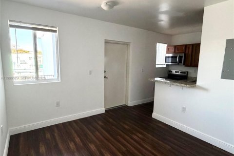 Снять в аренду квартиру в Майами, Флорида 1 спальня, 43.66м2, № 2028815 - фото 5