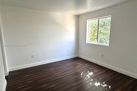 Снять в аренду квартиру в Майами, Флорида 1 спальня, 43.66м2, № 2028815 - фото 9