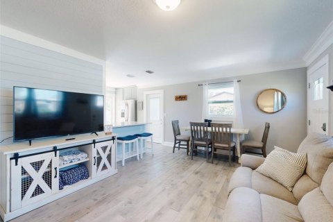 Casa en venta en New Smyrna Beach, Florida, 2 dormitorios, 97.92 m2 № 1626327 - foto 5