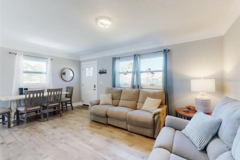 Casa en venta en New Smyrna Beach, Florida, 2 dormitorios, 97.92 m2 № 1626327 - foto 6