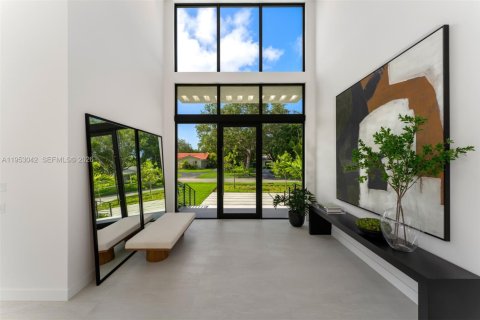 House in Pinecrest, Florida 7 bedrooms, 735.88 sq.m. № 2169337 - photo 7