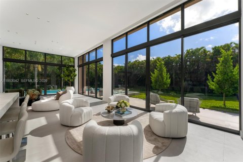 House in Pinecrest, Florida 7 bedrooms, 735.88 sq.m. № 2169337 - photo 10