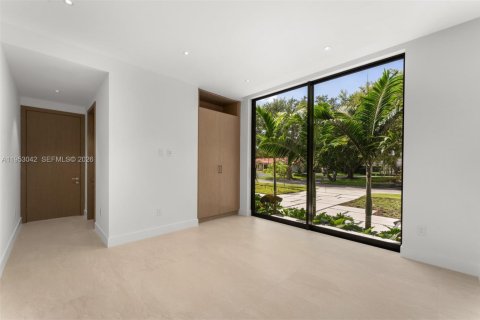House in Pinecrest, Florida 7 bedrooms, 735.88 sq.m. № 2169337 - photo 21