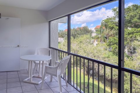 Condo in Weston, Florida, 2 bedrooms  № 1946892 - photo 26