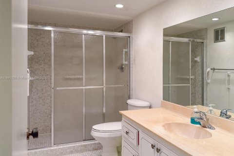 Condo in Weston, Florida, 2 bedrooms  № 1946892 - photo 22