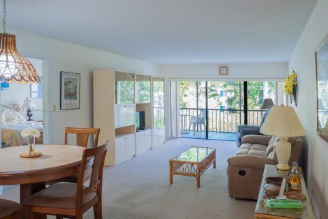 Condo in Weston, Florida, 2 bedrooms  № 1946892 - photo 2