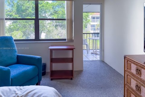 Condo in Weston, Florida, 2 bedrooms  № 1946892 - photo 10