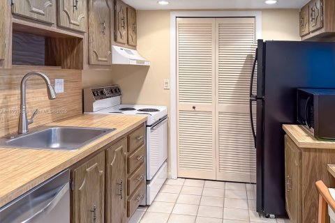 Condo in Weston, Florida, 2 bedrooms  № 1946892 - photo 5