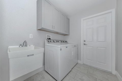 Купить виллу или дом в Норт-Порт, Флорида 7 комнат, 133.5м2, № 1913396 - фото 23
