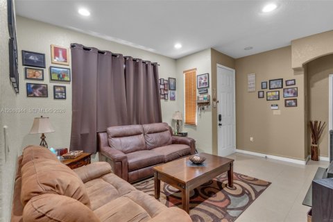Townhouse in Homestead, Florida 3 bedrooms, 116.13 sq.m. № 2374276 - photo 2