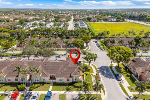 Townhouse in Homestead, Florida 3 bedrooms, 116.13 sq.m. № 2374276 - photo 18