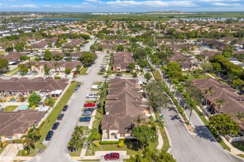Townhouse in Homestead, Florida 3 bedrooms, 116.13 sq.m. № 2374276 - photo 23