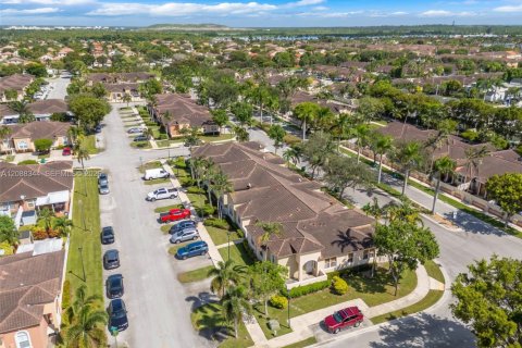 Townhouse in Homestead, Florida 3 bedrooms, 116.13 sq.m. № 2374276 - photo 19
