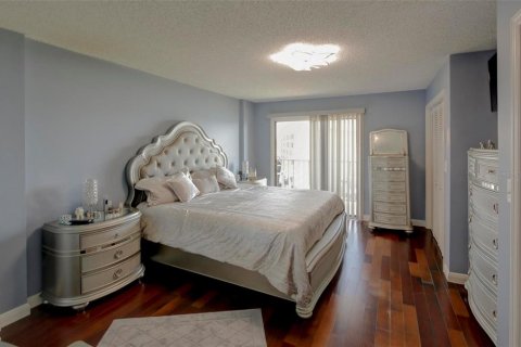 Condominio en venta en Clearwater, Florida, 2 dormitorios, 113.15 m2 № 1793517 - foto 10