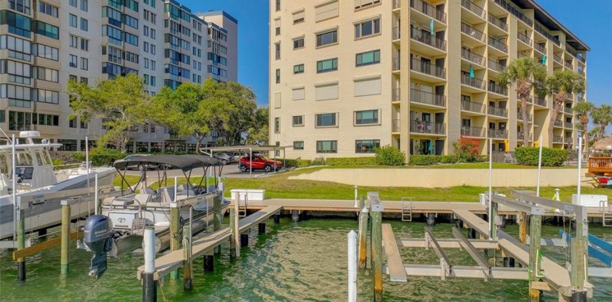 Condominio en Clearwater, Florida, 2 dormitorios  № 1793517
