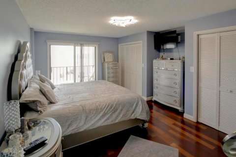 Condominio en venta en Clearwater, Florida, 2 dormitorios, 113.15 m2 № 1793517 - foto 13
