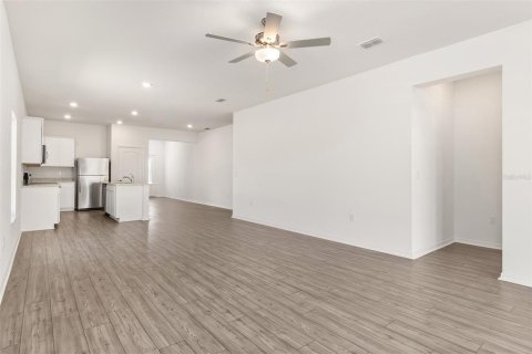 House in Winter Haven, Florida 4 bedrooms, 173.08 sq.m. № 1717076 - photo 9