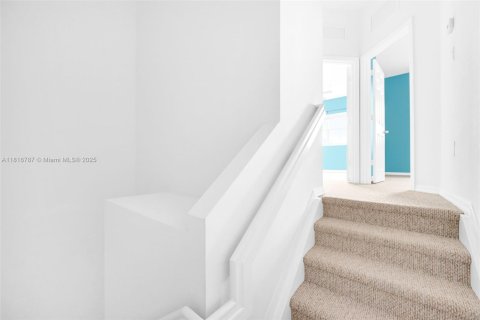 Condo in Doral, Florida, 2 bedrooms  № 1822038 - photo 18