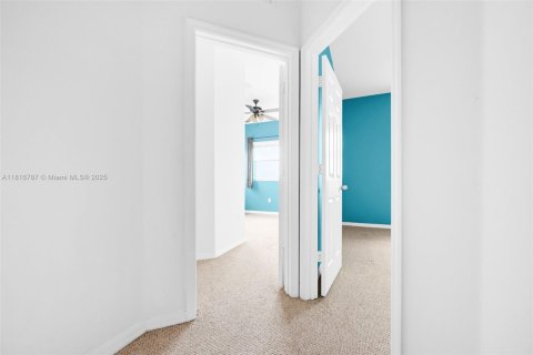 Condo in Doral, Florida, 2 bedrooms  № 1822038 - photo 17
