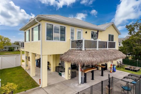 House in Hernando Beach, Florida 3 bedrooms, 188.87 sq.m. № 1612663 - photo 22