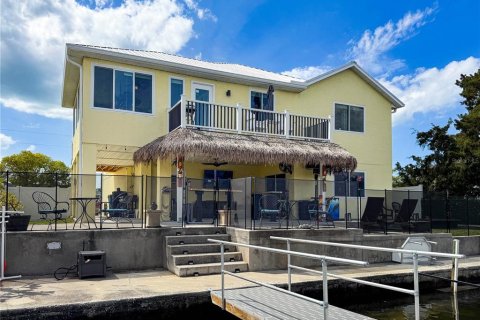 House in Hernando Beach, Florida 3 bedrooms, 188.87 sq.m. № 1612663 - photo 11