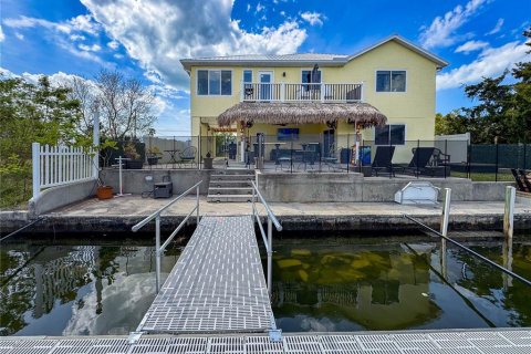 House in Hernando Beach, Florida 3 bedrooms, 188.87 sq.m. № 1612663 - photo 9
