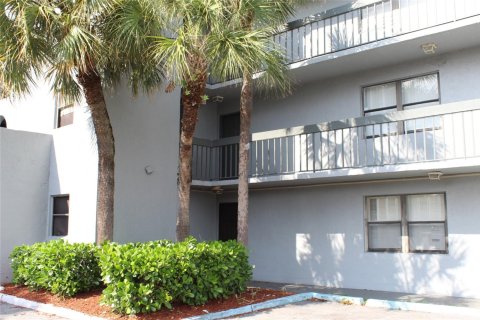 Copropriété à louer à West Palm Beach, Floride: 2 chambres, 95.69 m2 № 1097927 - photo 1