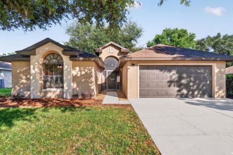 House in Tavares, Florida 4 bedrooms, 185.99 sq.m. № 2099284