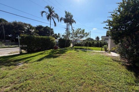 Villa ou maison à vendre à Miami, Floride: 2 chambres, 91.14 m2 № 2417486 - photo 18