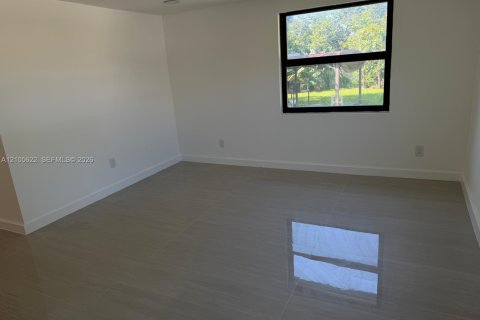 Villa ou maison à vendre à Miami, Floride: 2 chambres, 91.14 m2 № 2417486 - photo 14