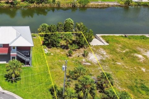 Terreno en venta en Hernando Beach, Florida № 1912837 - foto 2