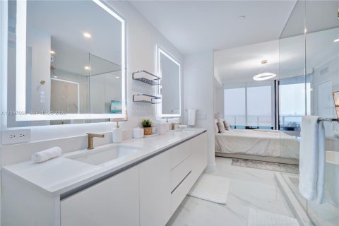Condominio en venta en Miami, Florida, 3 dormitorios, 121.33 m2 № 2397311 - foto 23