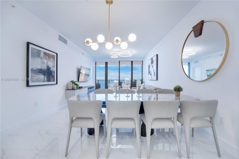 Condominio en venta en Miami, Florida, 3 dormitorios, 121.33 m2 № 2397311 - foto 13