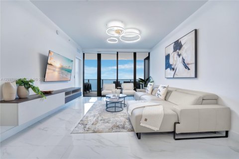 Condominio en venta en Miami, Florida, 3 dormitorios, 121.33 m2 № 2397311 - foto 16