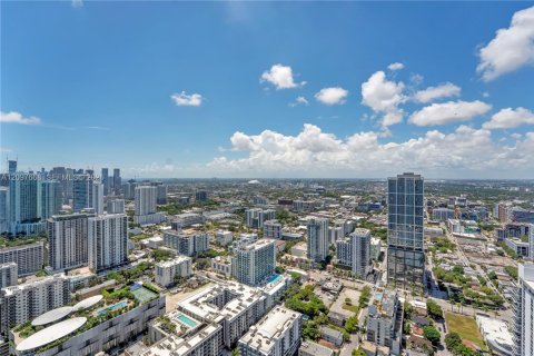 Condominio en venta en Miami, Florida, 3 dormitorios, 121.33 m2 № 2397311 - foto 2