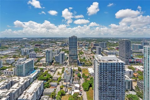 Condominio en Miami, Florida, 3 dormitorios  № 2397311