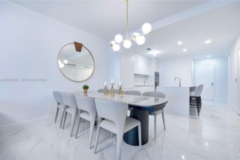 Condominio en venta en Miami, Florida, 3 dormitorios, 121.33 m2 № 2397311 - foto 14