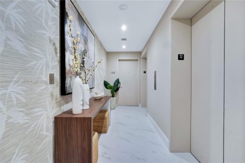 Condominio en venta en Miami, Florida, 3 dormitorios, 121.33 m2 № 2397311 - foto 7